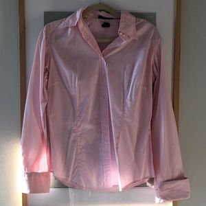 Gap Button Down shirt! 👚